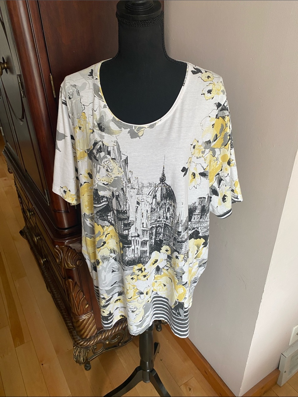 Alia Plus White Scoop Neck Tee with Yellow & Gray Floral City Graphic